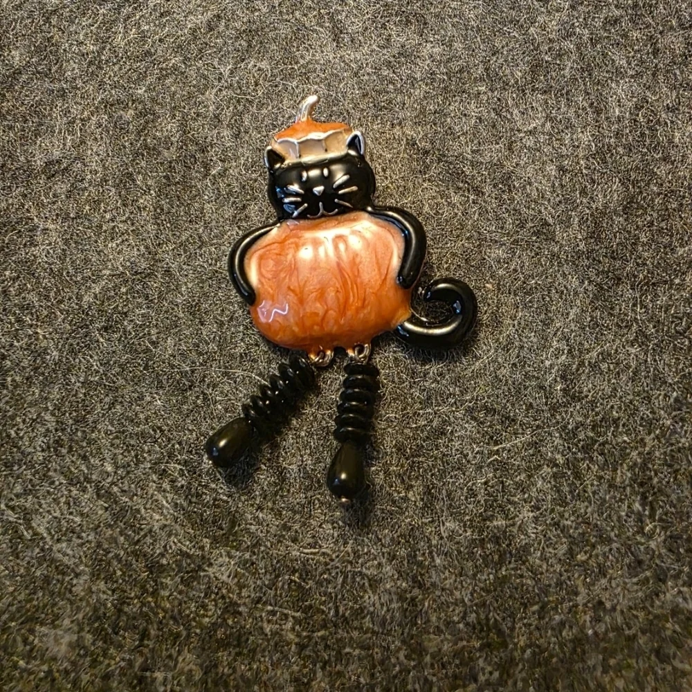 Cat Pumpkin Brooch